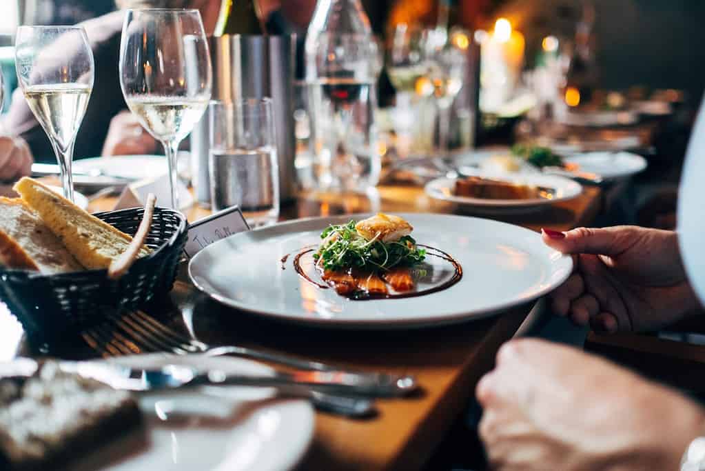 Enjoy your favorite French dish while having a great French conversation restaurant experience! Practicing conversation in the language is one of the best ways to gain exposure and improve your understanding and fluency. Plus, you get to have an enjoyable time while learning something new.